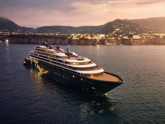 The ritz carlton yatch navio evrima italia sorrento